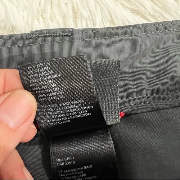 THE NORTH FACE Mens Gray Nylon Cargo Utility Shorts Size 40 - Picture 9 of 11